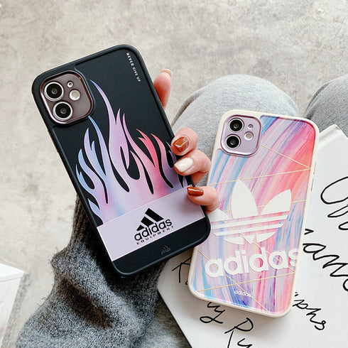 כיסוי איכותי מיוחד ומגניב מעוצב לאייפון - Adidas