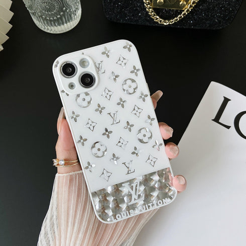 כיסוי יוקרתי אופנתי וייחודי מעוצב לאייפון - Louis Vuitton & Chanel