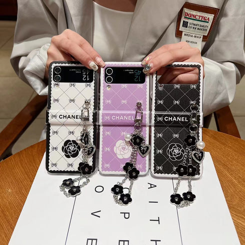 כיסוי עור יוקרתי ואופנתי עם תחרה כסופה לגלקסי זי - Chanel