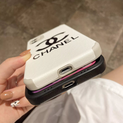 כיסוי יוקרתי וייחודי מעוצב לאייפון - Chanel