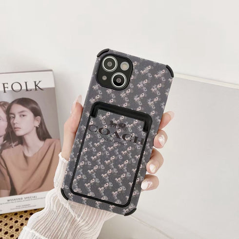 כיסוי ייחודי ואיכותי מעוצב לאייפון - Coach