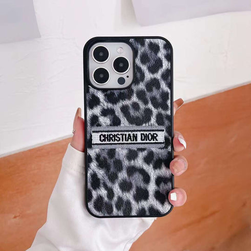 כיסוי יוקרתי אופנתי ומיוחד מעוצב לאייפון - Wild Christian Dior
