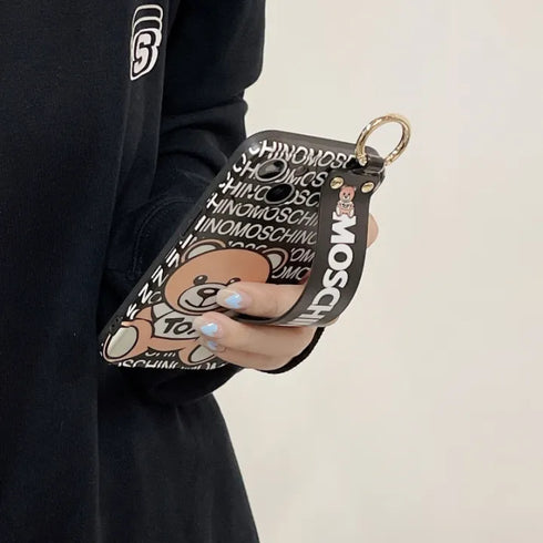 כיסוי רצועה אופנתי ואיכותי מעוצב לאייפון - Moschino