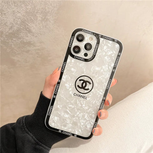 כיסוי יוקרתי ואיכותי מעוצב לאייפון - Chanel