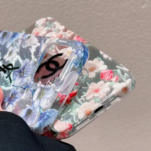 כיסוי איכותי ואלגנטי המיועד לאייפון - YSL x Chanel