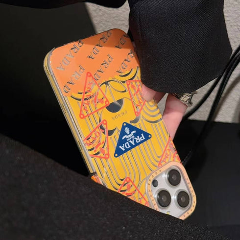 כיסוי איכותי ואלגנטי המיועד לאייפון - Chanel x Prada