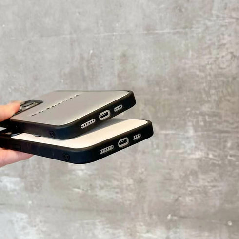 פשוט כיסוי פאף קלאסי ואיכותי המיועד לאייפון - Balenciaga