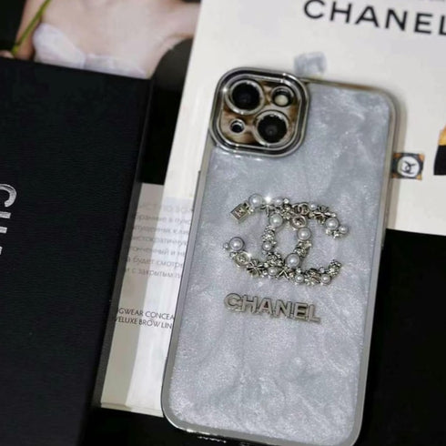 כיסוי דמוי פנינה אלגנטי ואיכותי המיועד לאייפון - Chanel