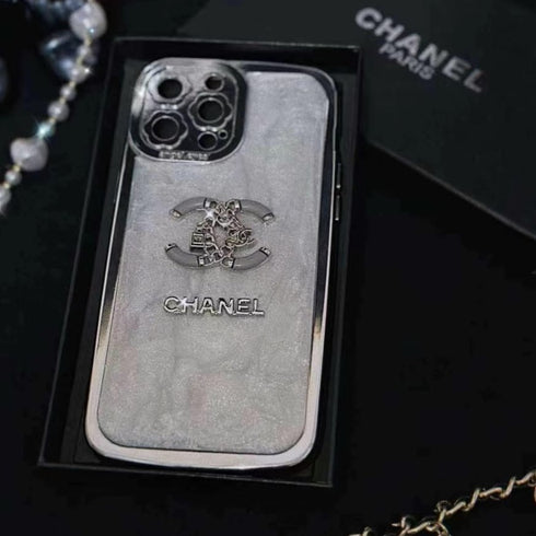 כיסוי דמוי פנינה איכותי ויוקרתי המיועד לאייפון - Chanel