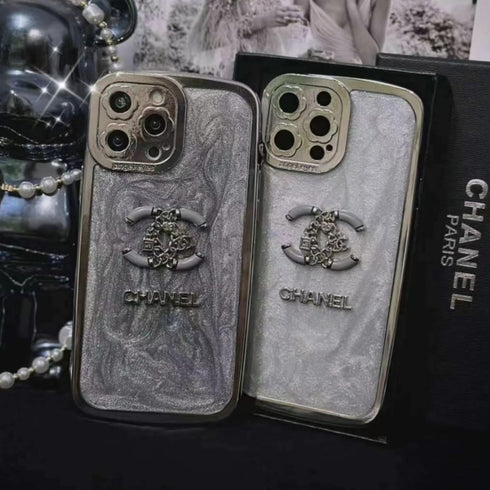 כיסוי דמוי פנינה איכותי ויוקרתי המיועד לאייפון - Chanel