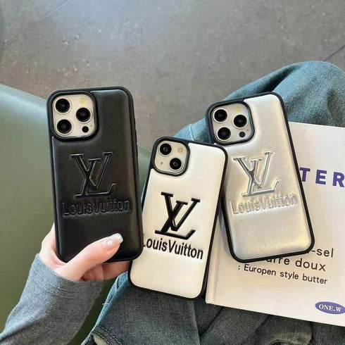 כיסוי קלאסי ואיכותי המיועד לאייפון - Louis Vuitton