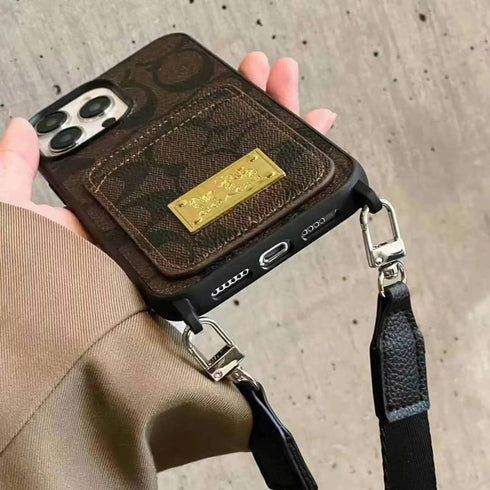 כיסוי אלגנטי ויוקרתי עם ארנק כרטיסים המיועד לאייפון - Coach