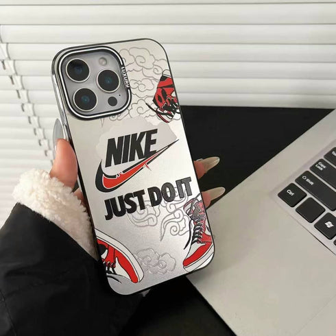 כיסוי נייקי אופנתי, איכותי ואופנתי המיועד לאייפון - Nike