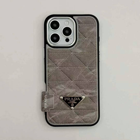 כיסוי מעוצב פשוט ואיכותי לאייפון - Prada