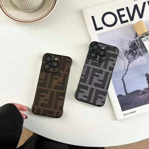 כיסויים יוקרתיים ואיכותיים בעיצוב מיוחד לאייפון - Fendi