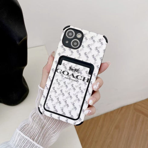 כיסוי ייחודי ואיכותי מעוצב לאייפון - Coach