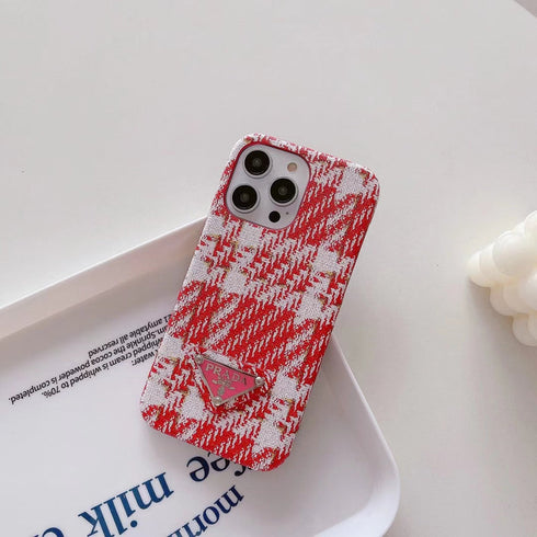 כיסוי ייחודי ואיכותי מעוצב לאייפון - Prada