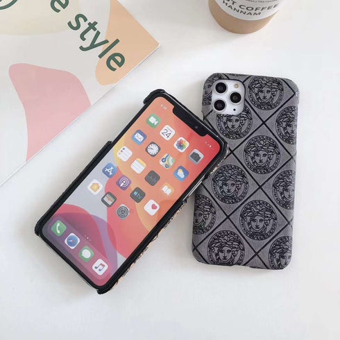 כיסוי יוקרתי איכותי ומיוחד מעוצב לאייפון - Versace