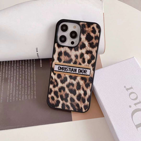 כיסוי יוקרתי אופנתי ומיוחד מעוצב לאייפון - Wild Christian Dior