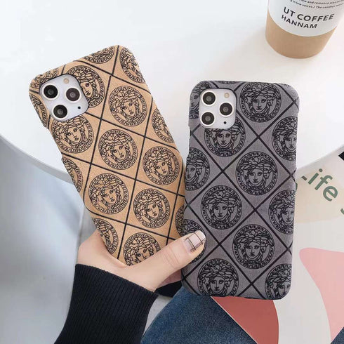 כיסוי יוקרתי איכותי ומיוחד מעוצב לאייפון - Versace