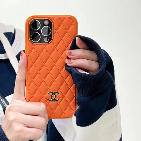 כיסוי יוקרתי מיוחד וססגוני מעוצב לאייפון - Chanel