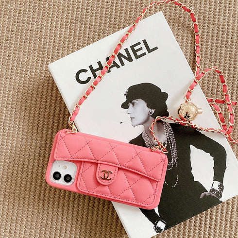 כיסוי יוקרתי מיוחד וססגוני מעוצב לאייפון - Chanel