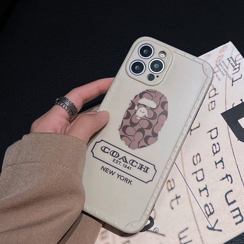 כיסוי ייחודי ואיכותי מעוצב לאייפון - Coach
