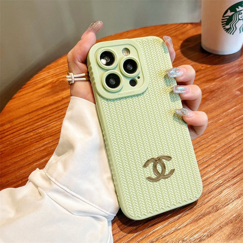 כיסוי יוקרתי ואיכותי מעוצב לאייפון - Chanel