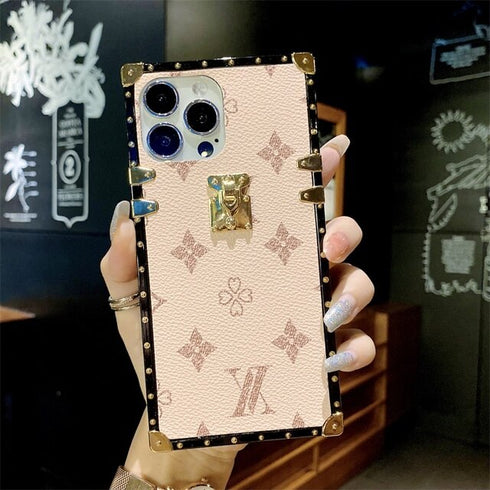 כיסוי יוקרתי ואיכותי מעוצב לאייפון - Louis Vuitton