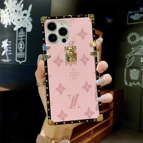 כיסוי יוקרתי ואיכותי מעוצב לאייפון - Louis Vuitton