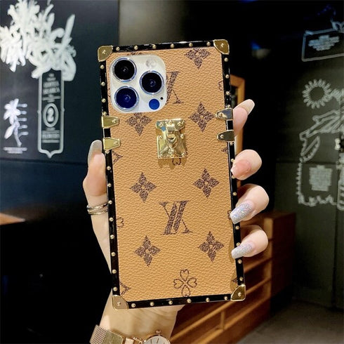 כיסוי יוקרתי ואיכותי מעוצב לאייפון - Louis Vuitton