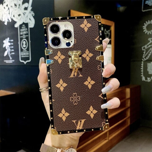 כיסוי יוקרתי ואיכותי מעוצב לאייפון - Louis Vuitton