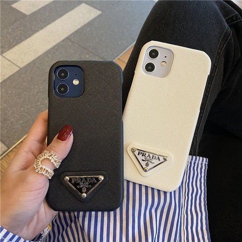 כיסוי איכותי ויוקרתי מעוצב לאייפון -Prada