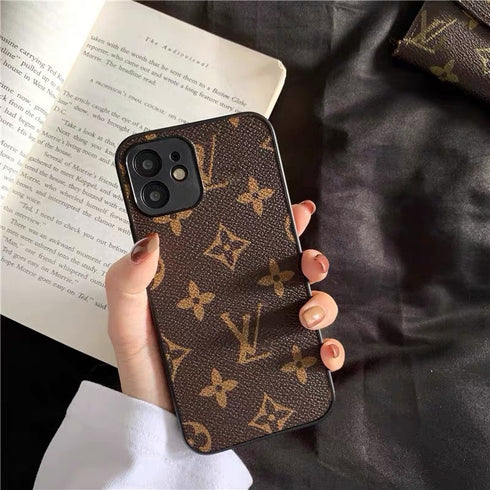 כיסוי יוקרתי איכותי מעור מעוצב לאייפון - Louis Vuitton
